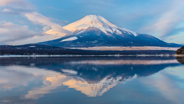 富士山登山季開鑼引各地旅客到來 有港人欲輕裝登富士山 即場被要求添裝