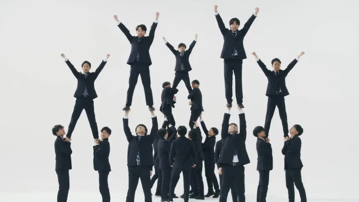 日本西裝啦啦隊「Cheer Re-Man’s」街頭表演爆紅！全男班顛覆傳統熱血追夢 