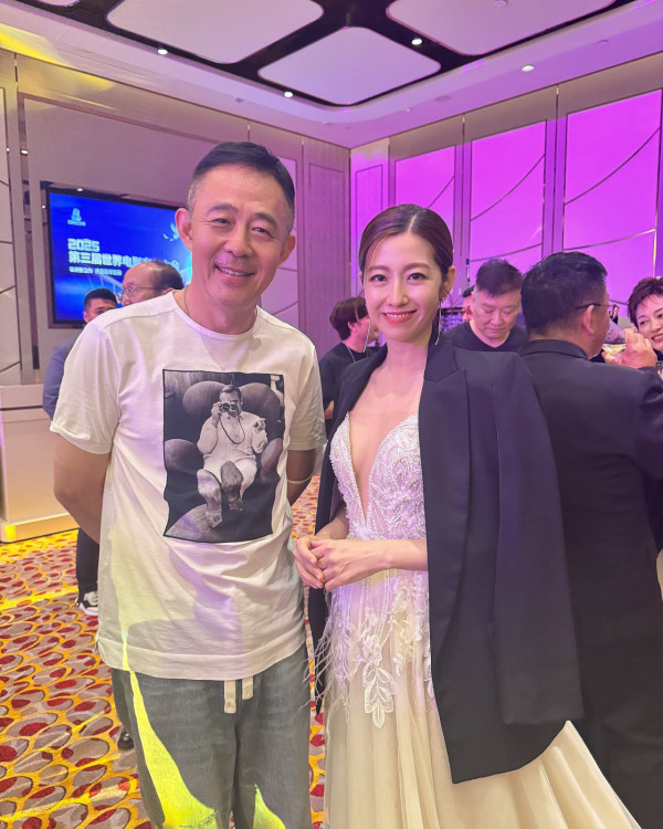 陳自瑤首度獲頒最受歡迎女演員獎項 台上感言晒超流利普通話驚艷網民