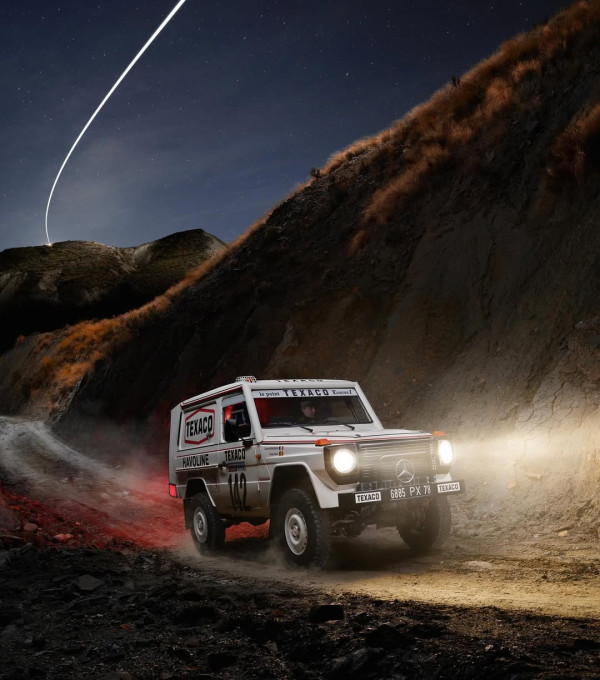 真的不是AI！無人機光影拍攝懸浮空中「窗簾」   猶如異世界奇景超夢幻 