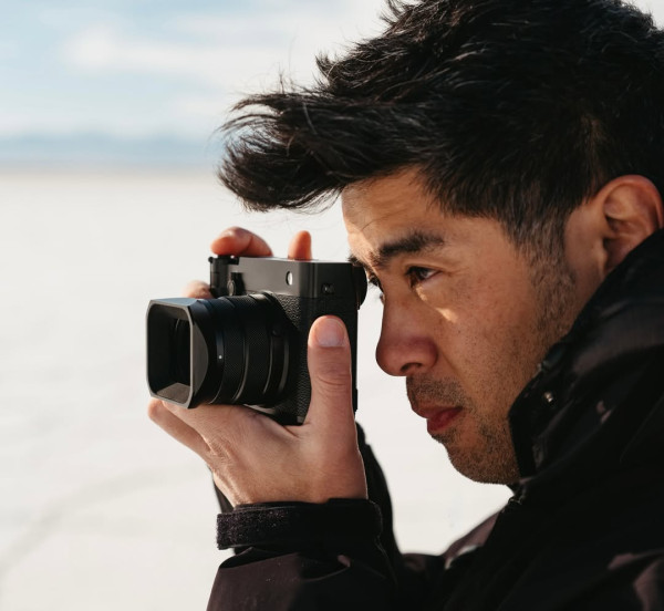 真的不是AI！無人機光影拍攝懸浮空中「窗簾」   猶如異世界奇景超夢幻 