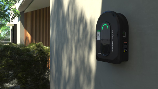 Schneider 推出 Charge Pro 電動車充電器  提升香港家用充電安全與效能