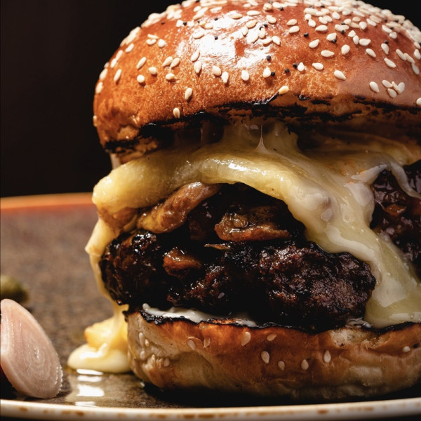 超人氣Flat Iron Burger登陸尖沙咀 安格斯牛肉漢堡／蛋撻奶昔／送$25現金券