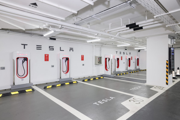 Tesla充一次電幾錢？電動車每度電幾錢？如何計算電動車充電時間及費用？
