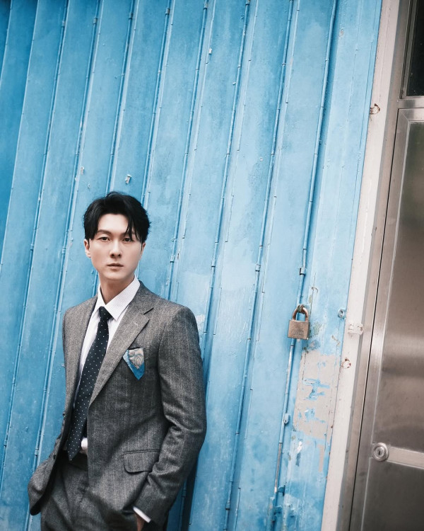 王浩信漂染全頭白金毛判若兩人 新形象如改頭換面嚇窒網民認唔出