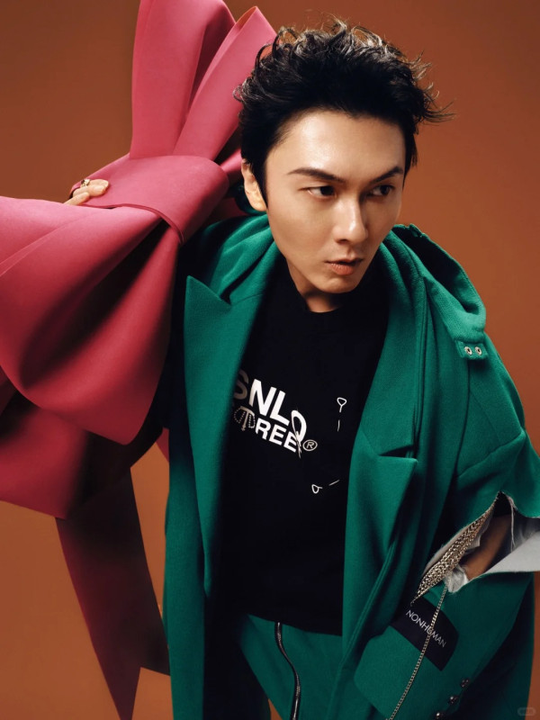 王浩信漂染全頭白金毛判若兩人 新形象如改頭換面嚇窒網民認唔出