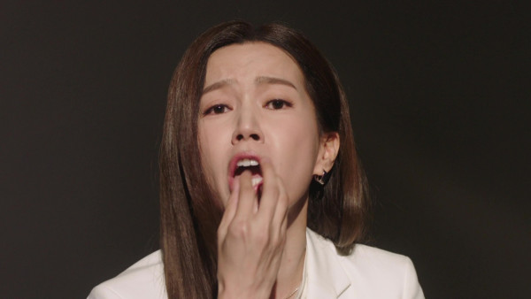 40歲傅嘉莉公開最真實素顏樣貌 中女膚況現形震驚網民：似18歲！