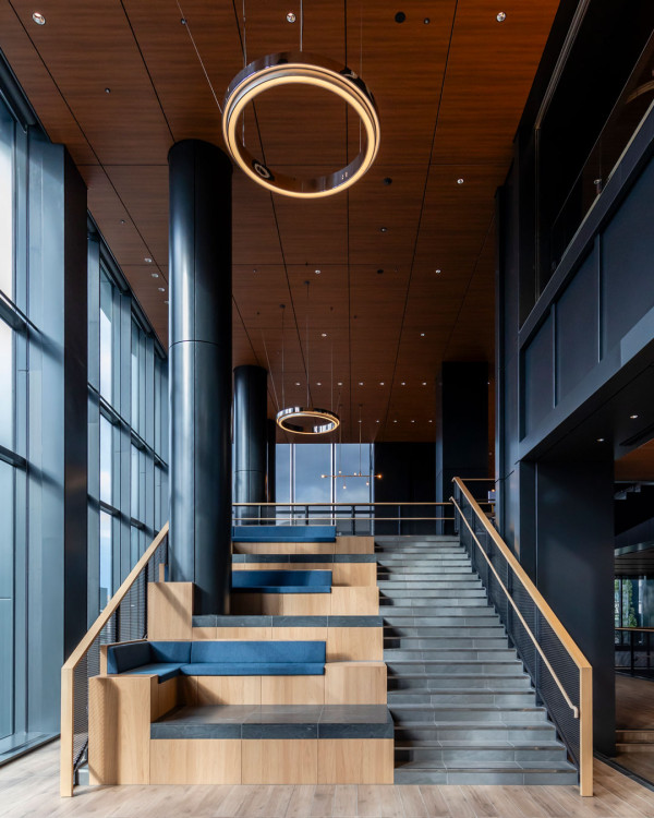 空中大堂(圖片來源:IG@onefukuokabldg.official) 空中大堂(圖片來源:IG@onefukuokabldg.official)