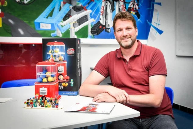 LEGO最新力作「人偶扭蛋機」6月正式上市!內藏16隻經典LEGO公仔!