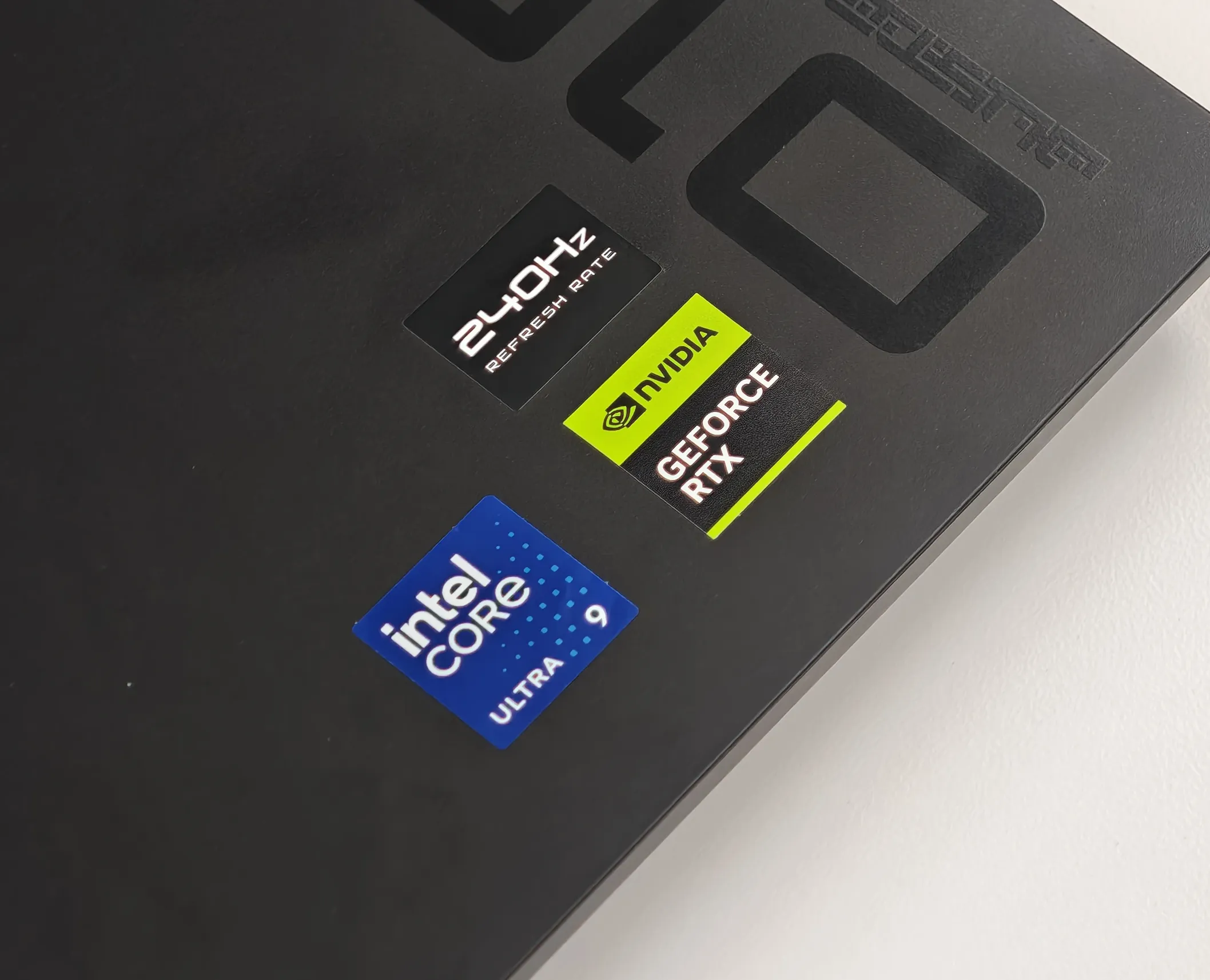 HP OMEN MAX 16 評測！內置 RTX 5090 流動版，電競旗艦全面解構！