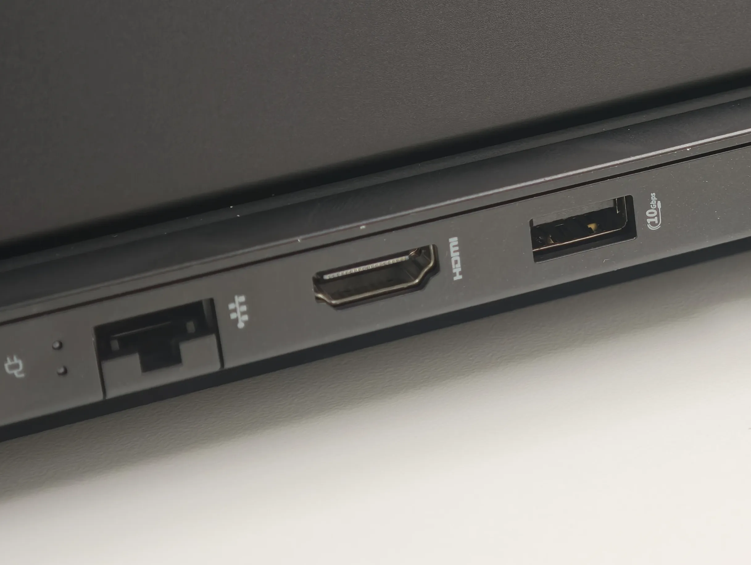 HP OMEN MAX 16 評測！內置 RTX 5090 流動版，電競旗艦全面解構！