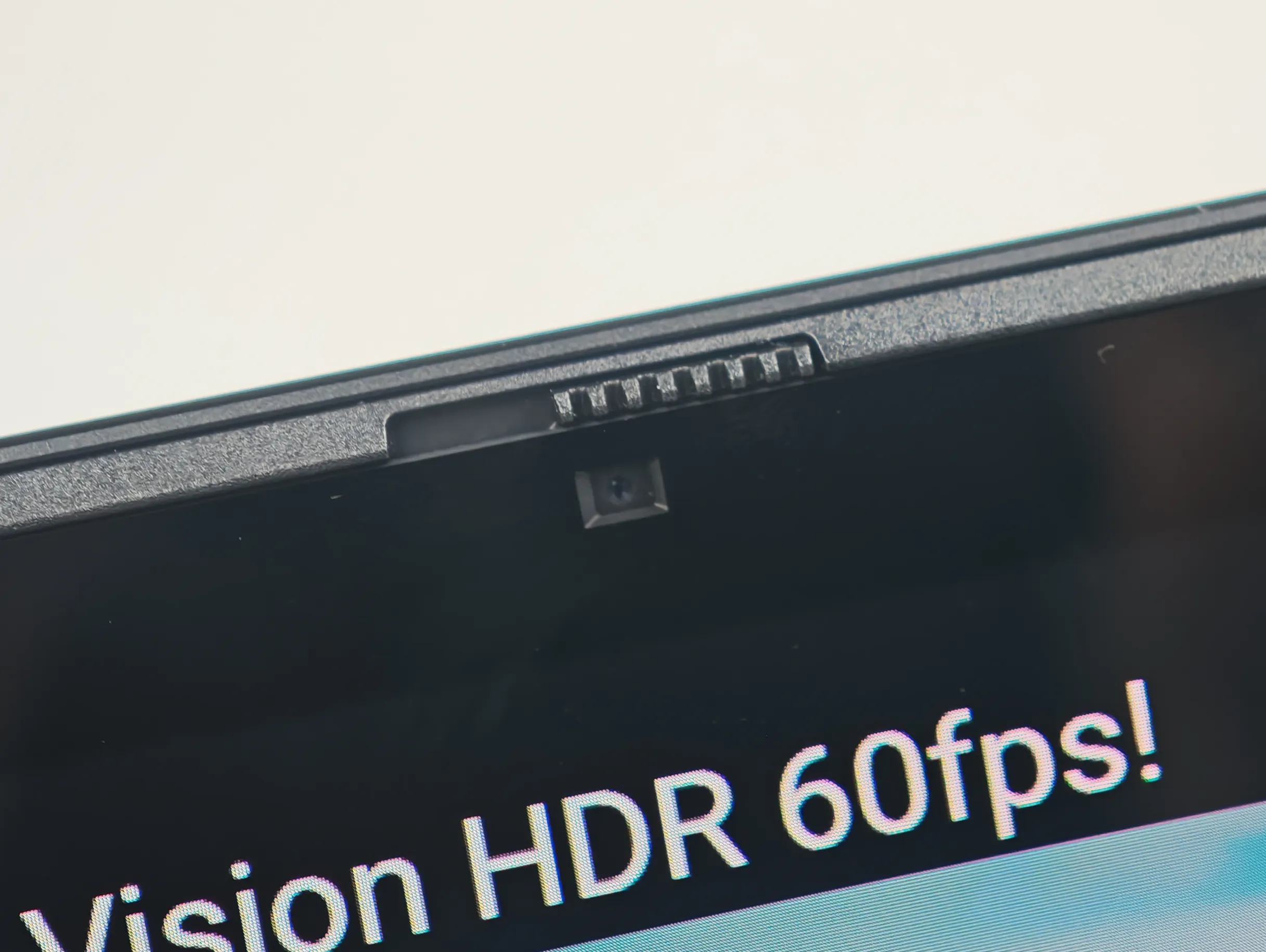 HP OMEN MAX 16 評測！內置 RTX 5090 流動版，電競旗艦全面解構！