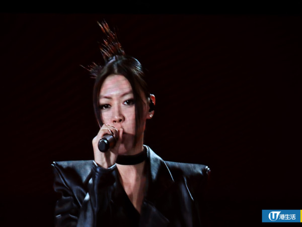 林俊傑演唱會香港站2025｜JJ啟德開騷精華重溫！神秘女嘉賓身份大有來頭！MC現身獻唱《記憶棉》