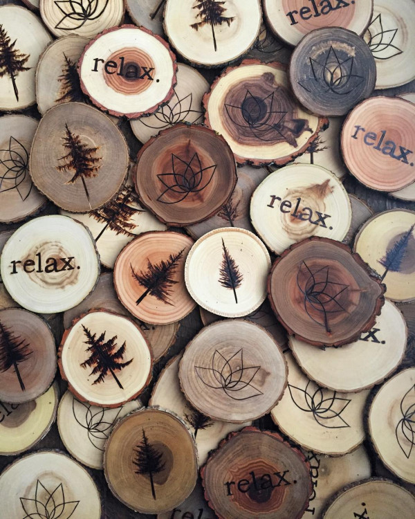 動物烙畫將廢棄木頭當畫布 醫科生變藝術家巧手還原大自然之美 