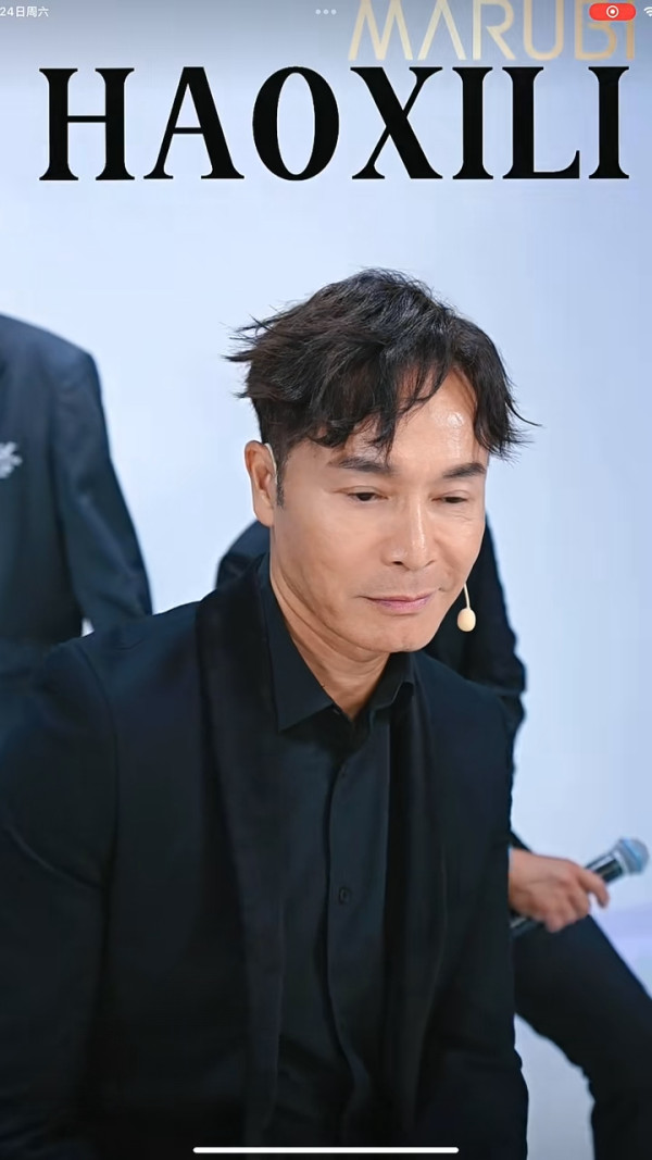 好犀利男團出道！梁競徽再改名與高鈞賢沈震軒等5人直播跳唱  網民笑指加埋222歲！