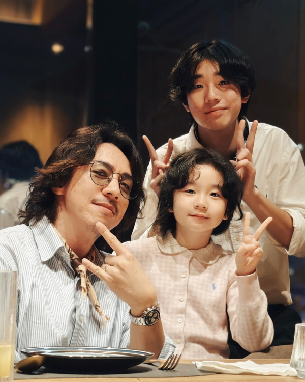 謝安琪爆喊送別大仔澳洲留學！畫面極洋蔥！張繼聰撰千字文流露父愛惹共鳴