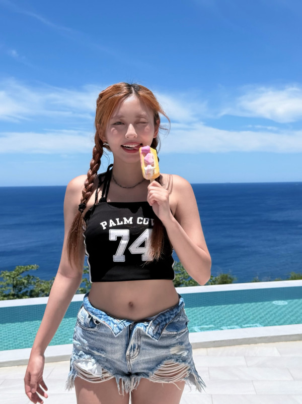 Ivy So蘇雅琳激罕晒三點式綁帶泳衣照 比堅尼側身晒身材曲線好有驚喜