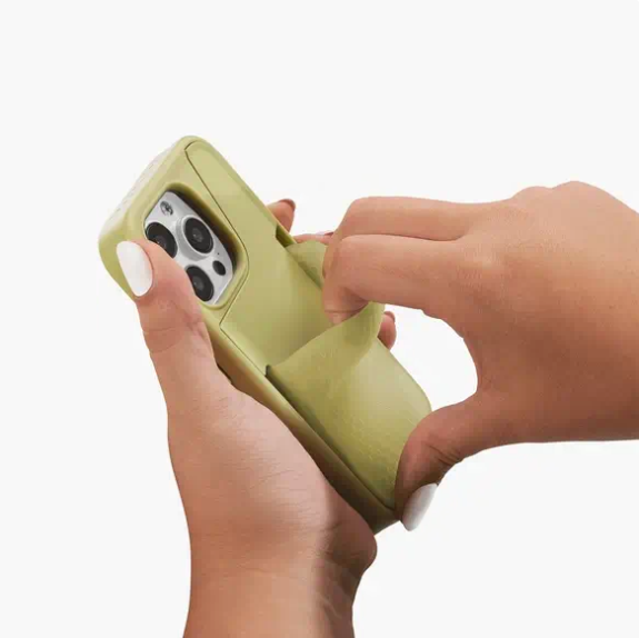 百寶袋手機殼彈性收納空間  伸縮自如容量驚人超實用！ 