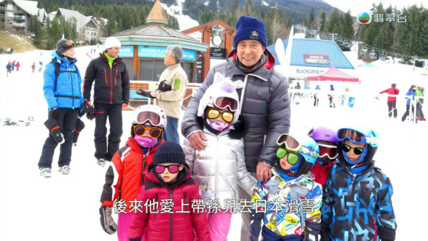 千億新抱徐子淇罕曝光4孩正面！現身李兆基紀念展分享私下奢華爺孫合照！