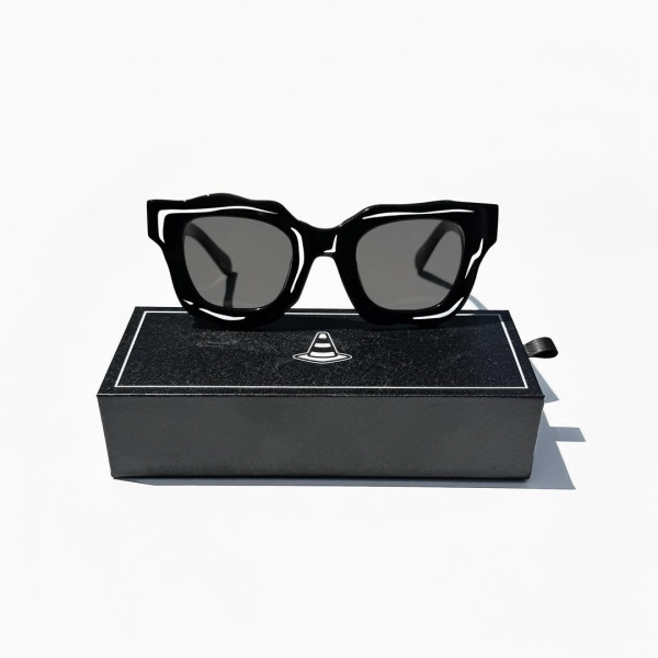 將黑白漫畫帶到現實  美國藝術家街頭駕駛2D汽車！ 