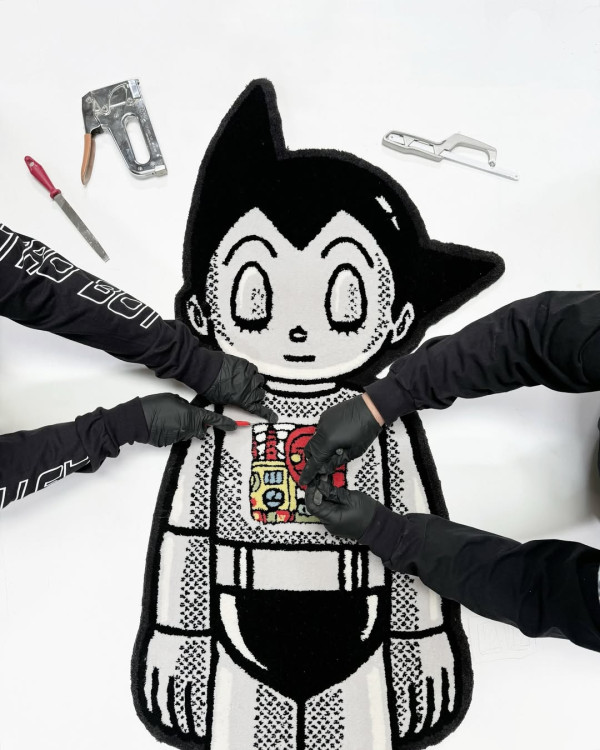 將黑白漫畫帶到現實  美國藝術家街頭駕駛2D汽車！ 