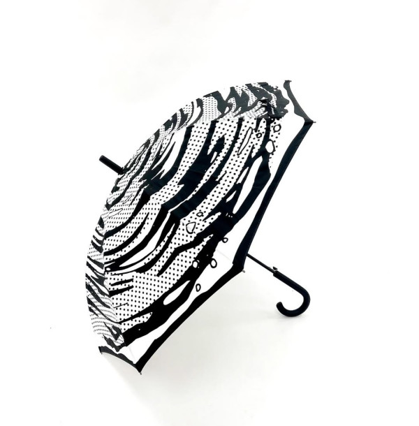 將黑白漫畫帶到現實  美國藝術家街頭駕駛2D汽車！ 