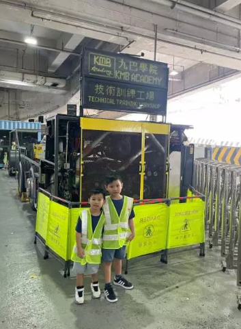 九巴車廠參觀150分鐘體驗洗巴士+古董巴士打卡暑假開放預約