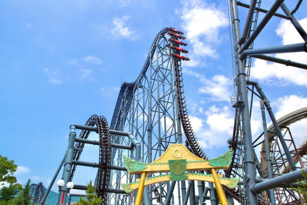 富士急樂園(圖片來源:Facebook@富士急ハイランド ) 富士急樂園(圖片來源:Facebook@富士急ハイランド )