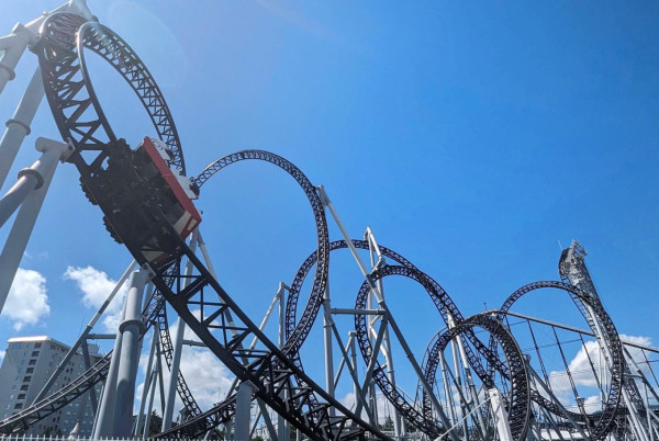 富士急樂園(圖片來源:Facebook@富士急ハイランド ) 富士急樂園(圖片來源:Facebook@富士急ハイランド )