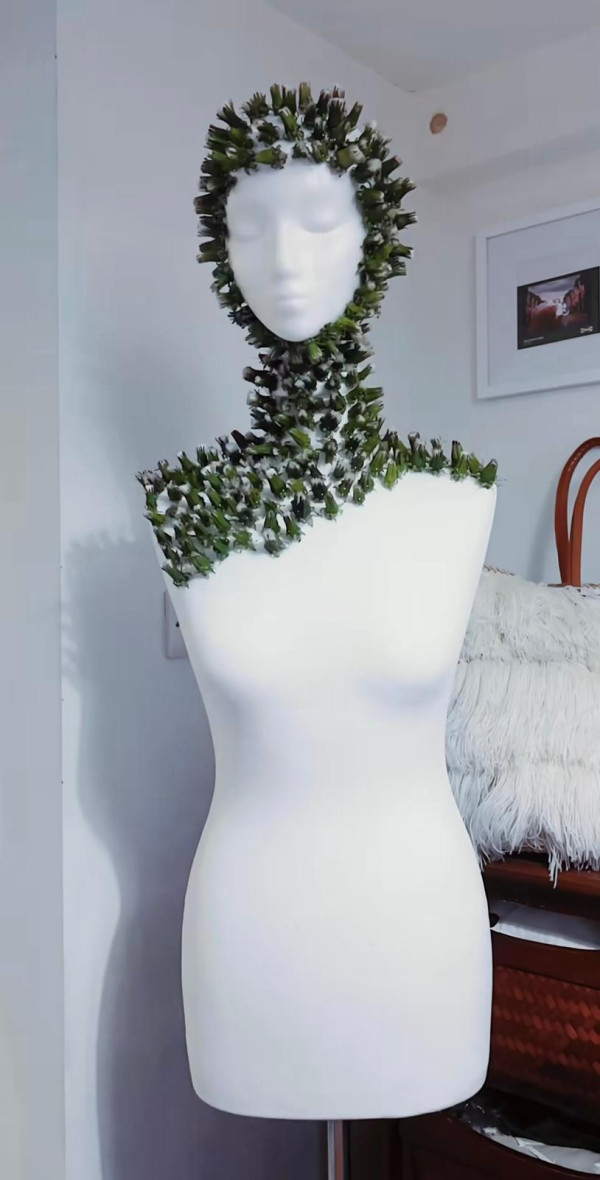 轉瞬即逝蒲公英連身裙 用上近千朵花蕾!同時綻放如煙火超震撼