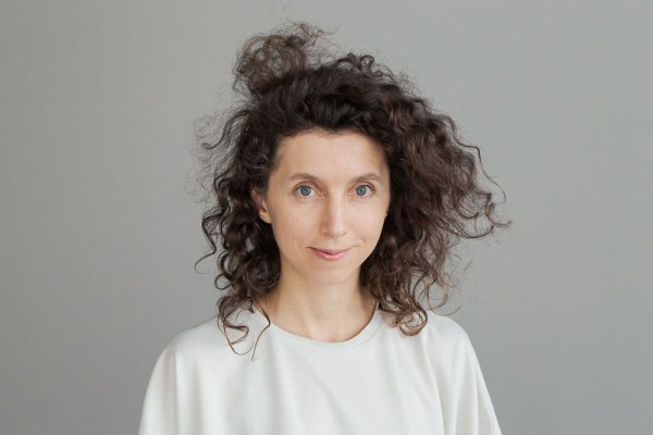 百年大劇院變物陽光與沙灘 動用幾十噸白沙/獲獎歌劇下月首爾演出!