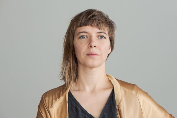 百年大劇院變物陽光與沙灘 動用幾十噸白沙/獲獎歌劇下月首爾演出!