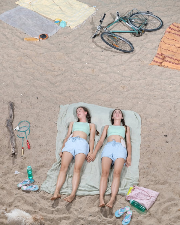 百年大劇院變物陽光與沙灘 動用幾十噸白沙/獲獎歌劇下月首爾演出!