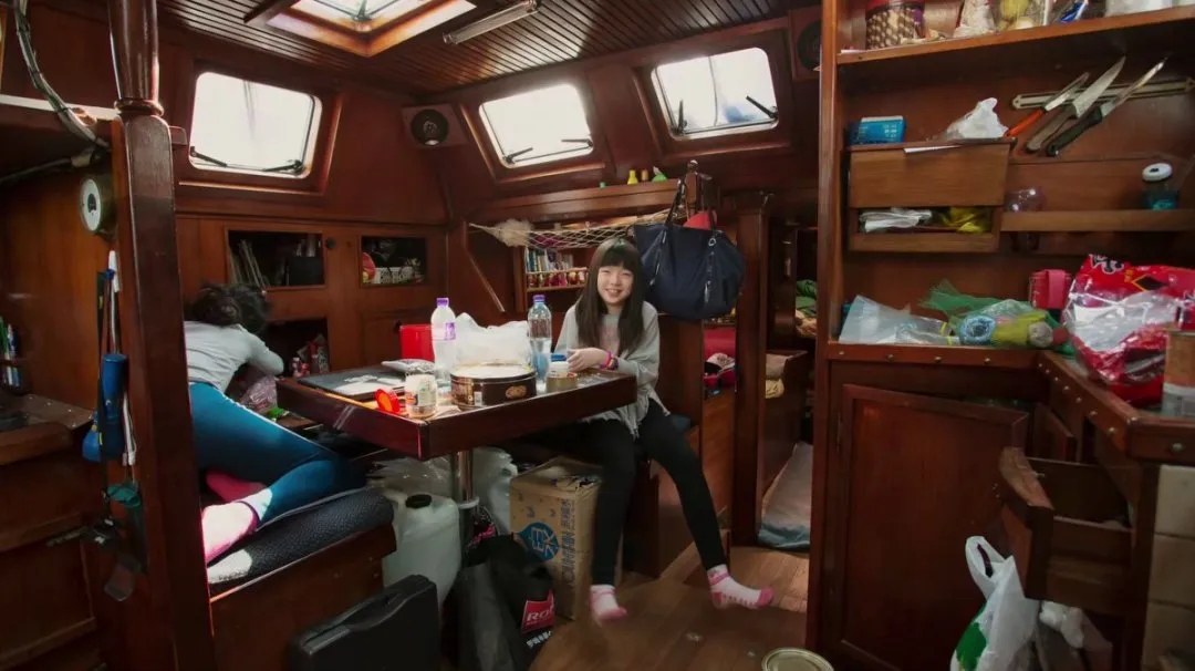 山東夫妻花光35萬身家帶8歲女兒休學航海 教育全憑自學！13年後受邀到美國工作 