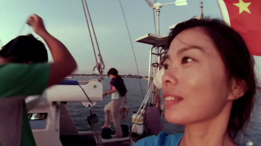 山東夫妻花光35萬身家帶8歲女兒休學航海 教育全憑自學！13年後受邀到美國工作 