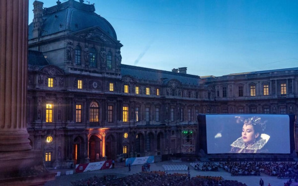 羅浮宮變身「天堂電影院」巴黎最浪漫限定免費盛事