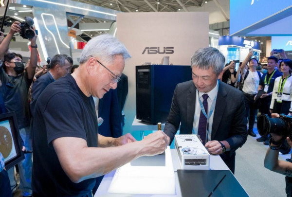 Computex 2025｜ASUS 展示全方位 AI 生態系統 由雲端基建到 Copilot+ PC 重塑智能體驗