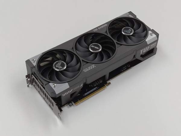 ASUS TUF Gaming RTX 5060 8GB OC 評測！新一代 1080p 電競高性價比之選！