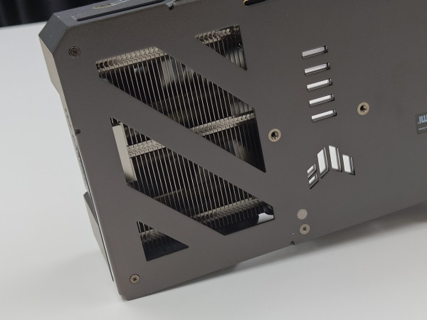 ASUS TUF Gaming RTX 5060 8GB OC 評測！新一代 1080p 電競高性價比之選！