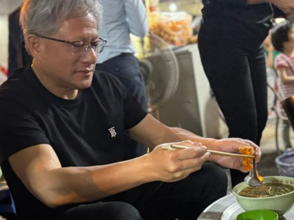 2025台北旅遊懶人包科技迷朝聖攻略｜三創光華熱點/黃仁勳食神地圖/尋寶復古CCD相機