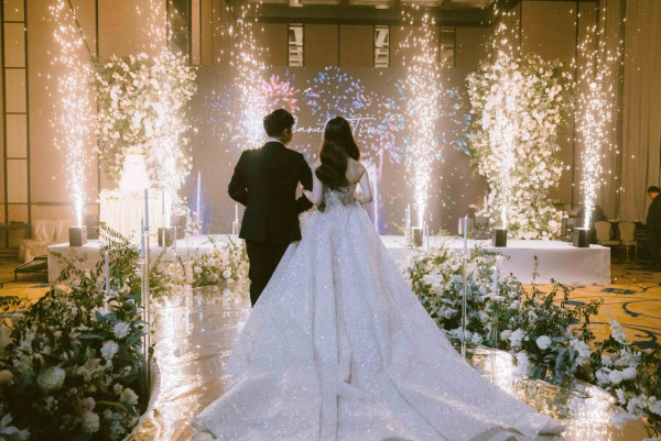 TVB索爆新聞主播爆已秘密結婚半年 榮升人妻豪華婚禮曝光：「一齊慢慢變老」