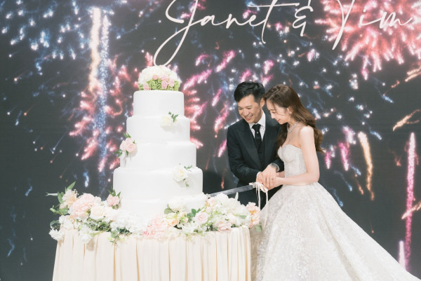 TVB索爆新聞主播爆已秘密結婚半年 榮升人妻豪華婚禮曝光：「一齊慢慢變老」