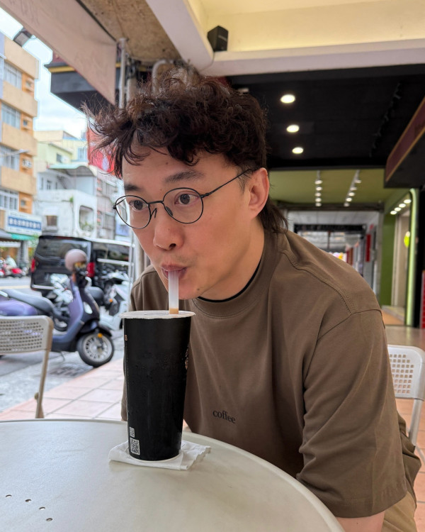 陳奕迅Eason遊高雄帶紅手搖飲品店！意外令一物成打卡景點 Google Maps都搵到 