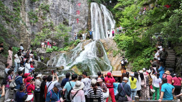 男色經濟吸客?|河南景區月薪3萬請帥哥NPC 不限學歷!4大招聘門檻公開!