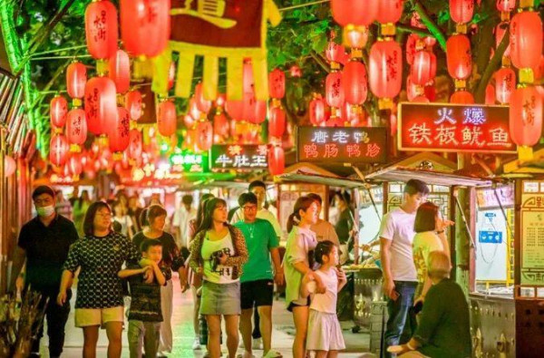 男色經濟吸客?|河南景區月薪3萬請帥哥NPC 不限學歷!4大招聘門檻公開!