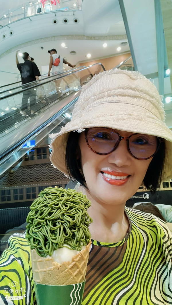 「隱形富婆」韓馬利豪宅大屋曝光！擺滿玉石古董珍藏字畫 真係「大姐書香世代」