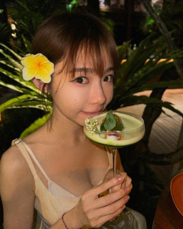 林明禎去細佬婚禮著成咁「嚴重犯規」戰鬥格晒導彈胸！賓客視角震撼網民︰唔知望邊好