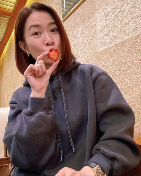 佘詩曼50歲生日前夕驚聞噩耗 忍痛發文：「我心情跌到落谷底」