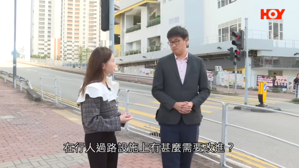 鐘健峰表示運輸署已回覆屯門區議會，指未來將增設智慧交通燈。