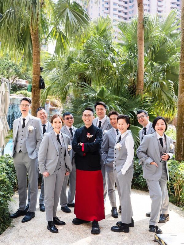 衛詩雅婚後4個月公開絕密中式結婚相 身上頂級褂皇造價近廿萬氣派非凡